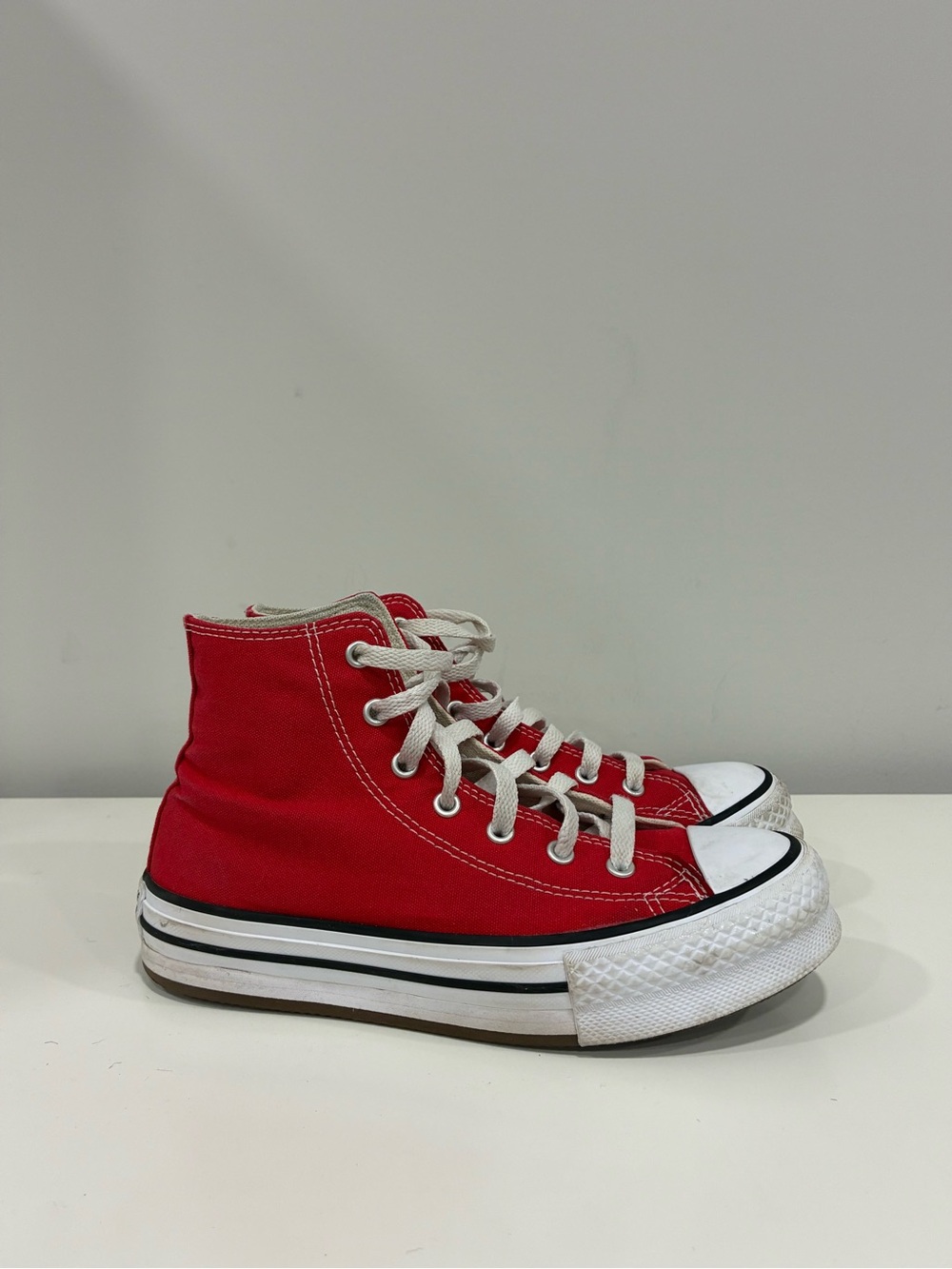 Red Converse All Star high top sneakers in US 4